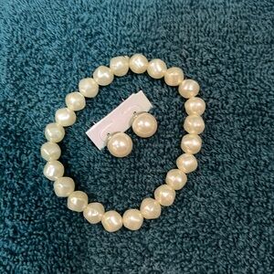 Faux pearl bracelet & stud earrings